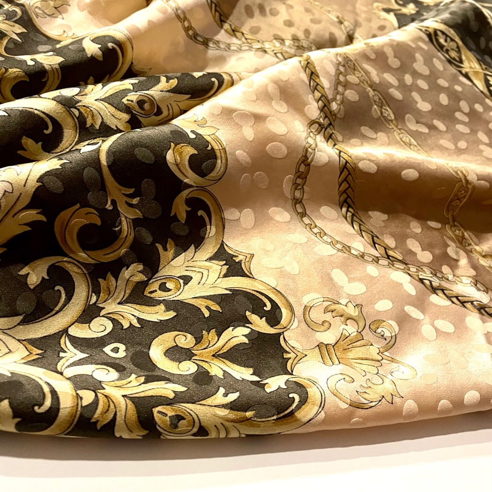 Silk scarf with beautiful design chains gold olive - Picture 2 of 7